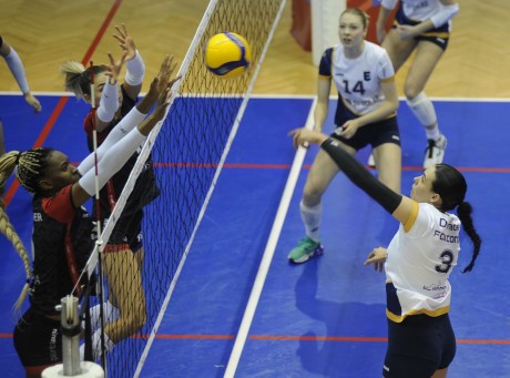 Játszmát sem sikerült nyerni a MÁV Előre SC női röplabdacsapatának a Vasas otthonában